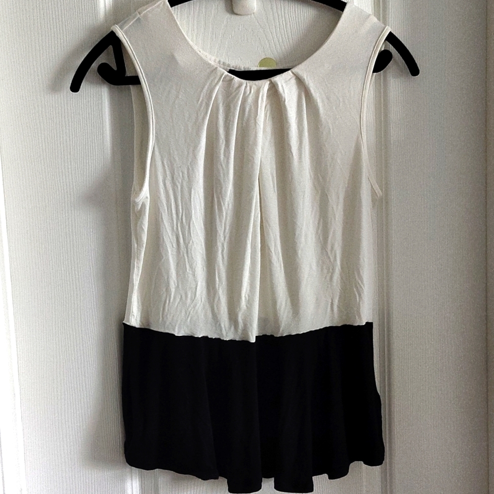 Suzy Shier Sleeveless Peplum Top